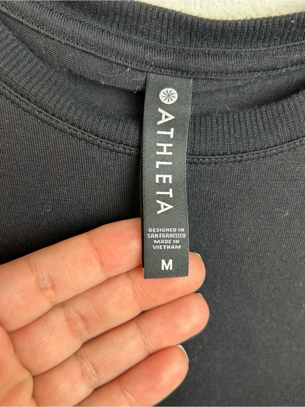Athleta Cloudlight Restore Tank top black modal jersey uneven hem size: M - Picture 4 of 7